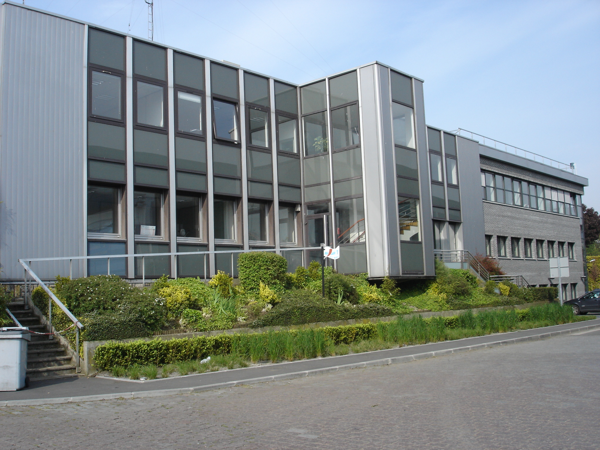 Bâtiment administratif 16 05 05